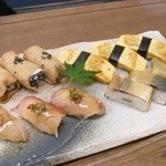 たつみ寿司 - 締めに絶品の「南関あげの稲荷」が入っています