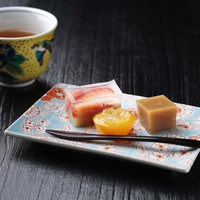 自家製一口甘味と加賀棒茶