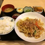 お家のごはん かれん - H.31.2.8.昼 焼きうどん定食(醬油味) 800円税込