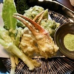 kaniryourizen - 揚げ物：蟹爪と山菜の天ぷら