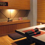 焼肉 カルビ亭 - 2～5名掘り式テーブル