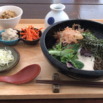 忠兵衛 ピース - とろろとオクラのネバネバ蕎麦