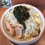 豚山 - 小ラーメン+辛ニラ+野菜+ニンニク