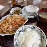 明朗飯店 - 