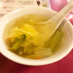 均元樓 - ランチタイムはサービスの、スープ。