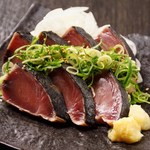 Tosa-style bonito with yuzu-scented onion ponzu sauce