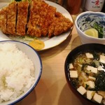 とんき - リブロース+ご飯（中）+豚汁
