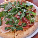 クチーナ イタリアーナ パーチェ - ピザ　プロシュート