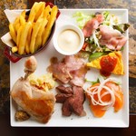 ベルギービールバー 麦酒本舗 - 料理写真:だれやめセットはお好きなビールが選べてワンプレート料理もついています