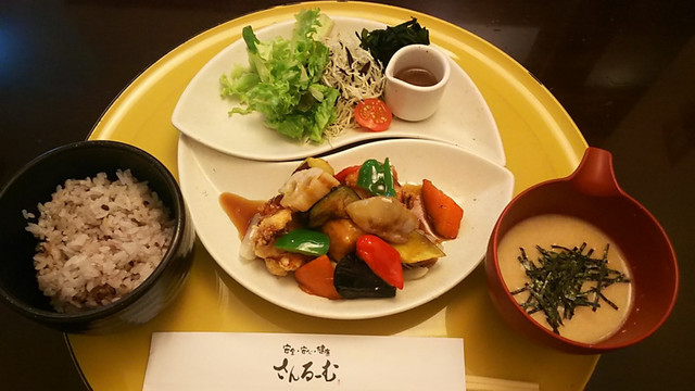 さんるーむ 栄店 久屋大通 麦とろ 食べログ