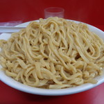 ラーメン二郎 - ずっしりと思い麺