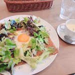 Petit ami cafe creperie & brasserie - 