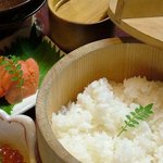 勝手場 - 大釜戸で炊く極旨銀めし！