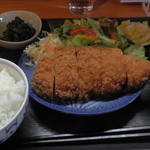 笑福 - トンカツ定食（700円）
