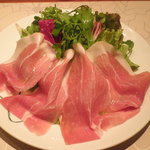 エノテカ・オルモ・デル・カウカソ - 生ハムサラダの野菜大盛り