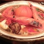 ジビエ料理 あまからくまから - 「甘海老とまと鍋」：大ぶりの甘海老から濃厚な旨み！野菜もたっぷり♪