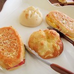 YUM YUM YUMMY - パン色々。計900円