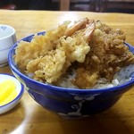 八ツ手屋 - 天丼 中：750円