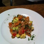 ブラッスリーザン - まぐろとアボカドのタルタル