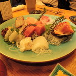 季節料理 なみき - 刺し盛り（カンパチ・ソイ・皮はぎ・中トロ・赤貝・すみいかとゲソ）