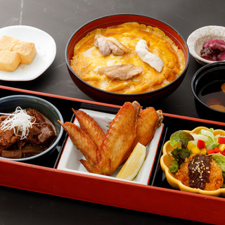 名古屋の魅力を一皿に。人気メニューを網羅した豪華な膳