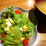 スコップカフェ - ランチセットのサラダとお味噌汁