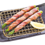 asparagus bacon roll