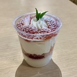 みづまの駅 - 苺パフェ ２７０円