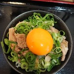 茉莉花 - ネギ玉チャーシュー丼