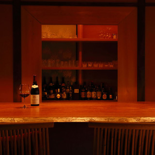 バーとしても。祇園の空間で上質な時間をお過ごしくださいませ。