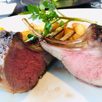 ワカヌイ グリル ダイニング バー 東京 - スプリングラムのラムチョップ。思わず瞑想してしまうほどの美味しさ。