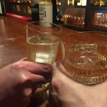 バー ウダ - この日3回目の乾杯です