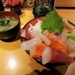 Uoya Aramasa - 能登の地魚たっぷり徳盛り丼全景