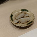 鮨みやもと - ミル貝のヒモ　炙ってあります