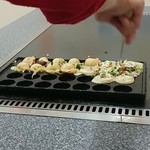 Okonomiyaki Okan - たこ焼きも鉄板で