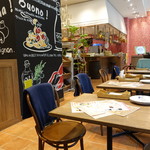 Pizzeria & bar Mano-e-Mano - 内観