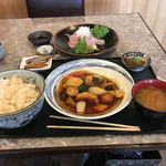 松月 - ランチ平目の甘酢あんかけ定食1200円。味を考慮するとCP抜群です。