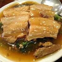 三和楼 - 豚肉蒸しの野菜付き