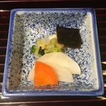 田舎庵 - 香の物
      
      出来合いではないと思われる。
      
      