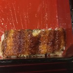 田舎庵 - 甘い濃厚タレが好きって人には物足りなく感じるかもしれない。
      
      が、俺はこの感じが好き！！！
      うなぎって川魚なんだな〜と感じる美味さ。
      
      タレちょっと多め。次回来る機会有ればタレ少なめだな。
      
      