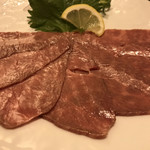 焼肉竹林 別邸 - 炙りユッケ