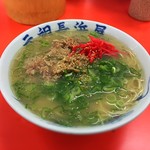 元祖長浜屋 - ラーメン ¥550  トンコツとは言え白濁してません。
            しかも、意外とアッサリ