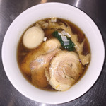 ボニートスープヌードルライク - 特製鰹醤油ラーメン 990円。