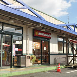 Makudonarudo - Pマート入り口の右側にあるマクドナルドの入り口