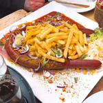 Standige Vertreting - まぁ、ゴリッパ！ なカリーヴルスト。その名もBudesrag Fillet XXL Currywurst 連邦議会フィレ極大カリーヴルスト。