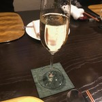 薪の音 - グラスシャンパン