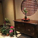 薪の音 - 玄関側