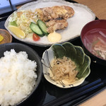 一輪の花 - からあげ定食