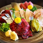 味処　八右衛門 - 旬のお刺身盛り合わせ、新鮮さが違います！