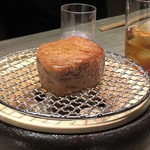 USHIGORO S. - ◆厳選部位のステーキ 川岸さんのサーロインを炭火、醤油で仕上げた 『神戸牛サーロインの厚切りステーキ フランス産ゲランド塩 粒生胡椒 山わさび醤油漬け』